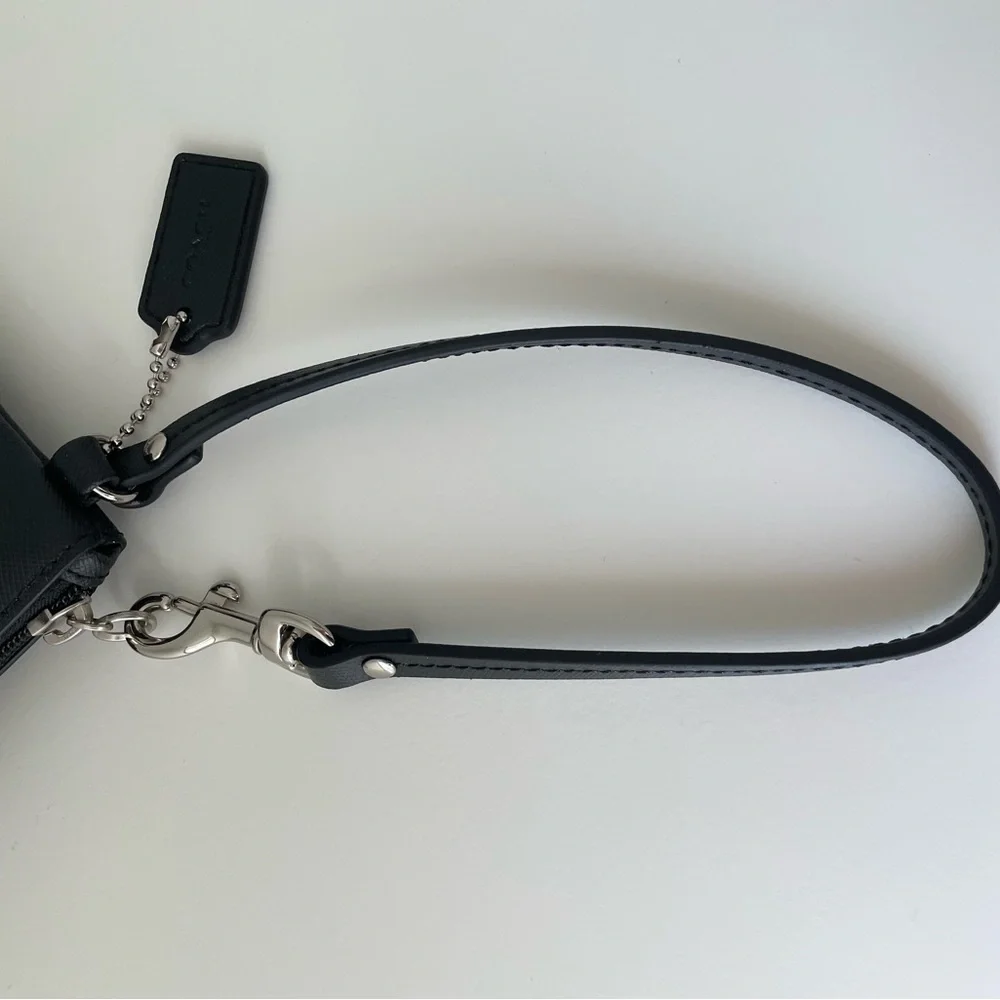 Coach Bow wristlet | Black Leather